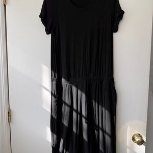 Everyday Black Short Sleeve Midi Dress with Pockets